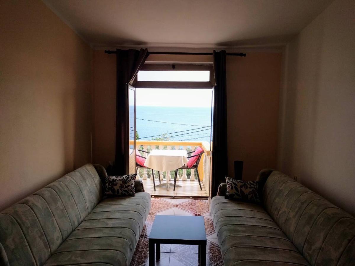 Apartment Spuza ウルツィニ エクステリア 写真